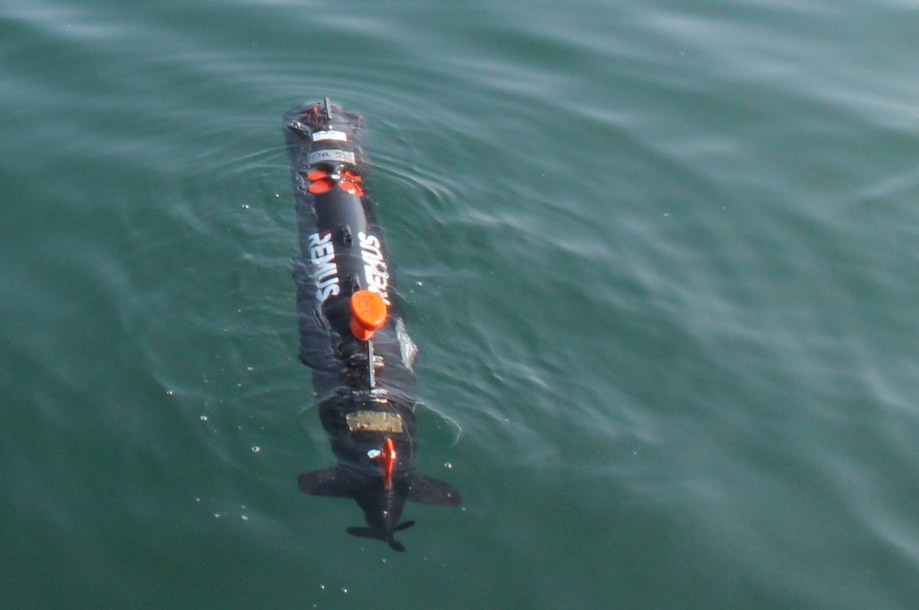 Mk 18 Mod 1 Swordfish UUV operating in San Diego Bay during an expeditionary mine countermeasures exchange, 6 Nov 2019 (cropped)